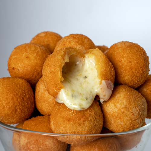 Four Cheese Balls - bolinha de quatro queijos